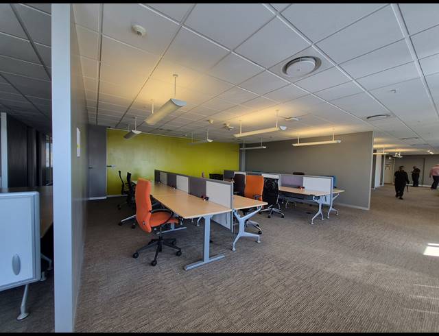 1,550M² OFFICE TO LET IN SANDTON CENTRAL